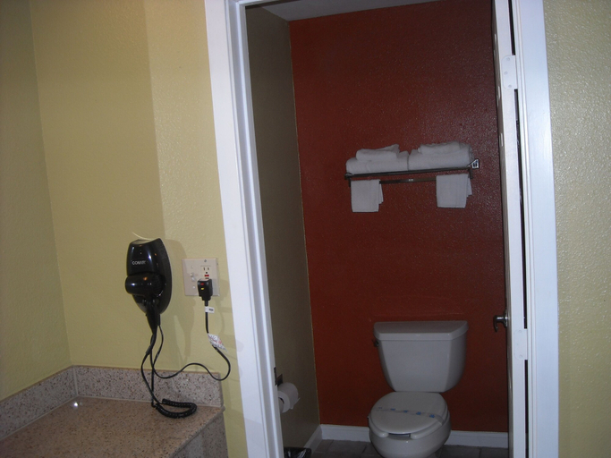 Bathroom 4, Tropicana Motel, Bastrop