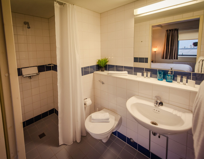 Bathroom 3, DCU Rooms - Campus Accommodation, Dublin
