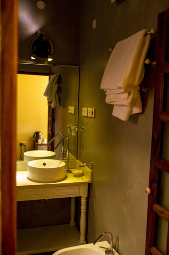 Bathroom 5, Villa Kololo Guest House, Kampala