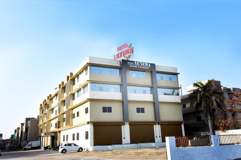 Exterior & Views 2, Hotel Luxura, Ahmadabad