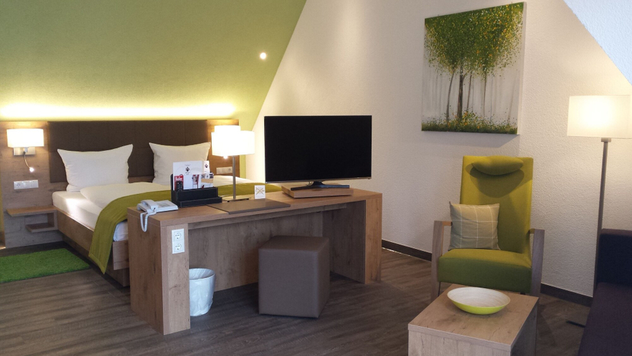 Bedroom 2, Hotel Pfälzer Hof, Südliche Weinstraße