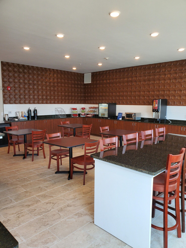 Food & Drinks 5, Wingate by Wyndham Christiansburg, Montgomery