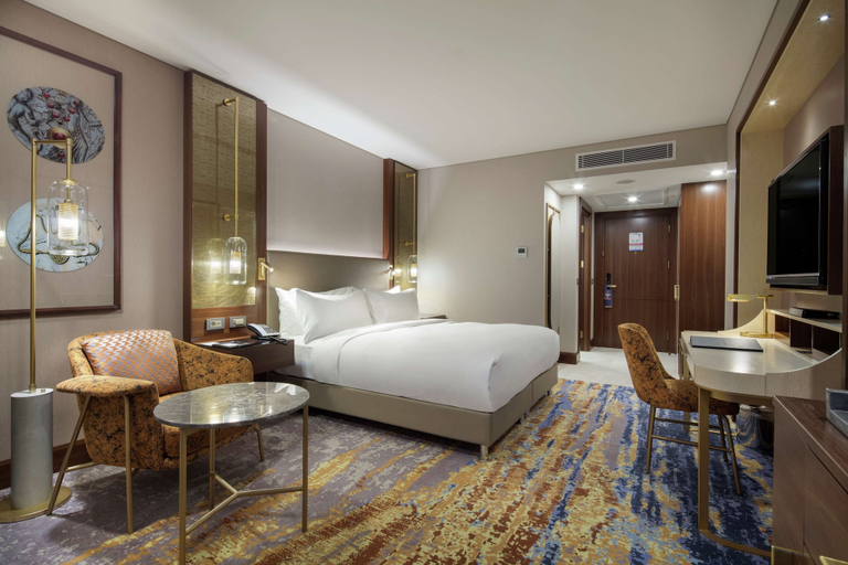 Bedroom 3, DoubleTree By Hilton Antalya City Centre, Antalya