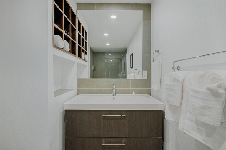 Bathroom 4, Casey Key Resorts - Mainland, Sarasota