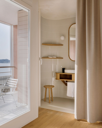 Bedroom 3, HERMITAGE Lake Lucerne - Beach Club & Lifestyle Hotel, Luzern