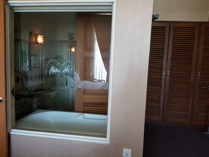 Bathroom 4, Zabu Thiri Hotel, Naypyitaw