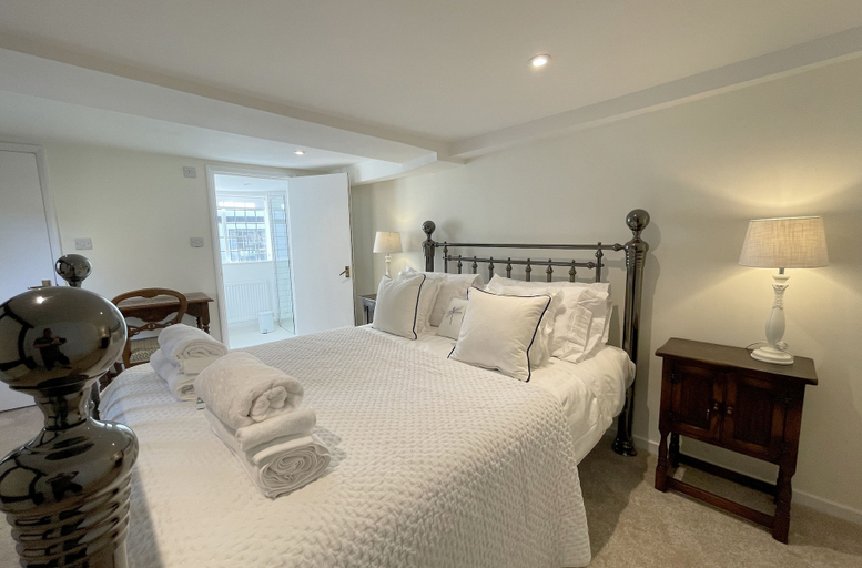 Bedroom 2, Humbug Cottage, Shropshire