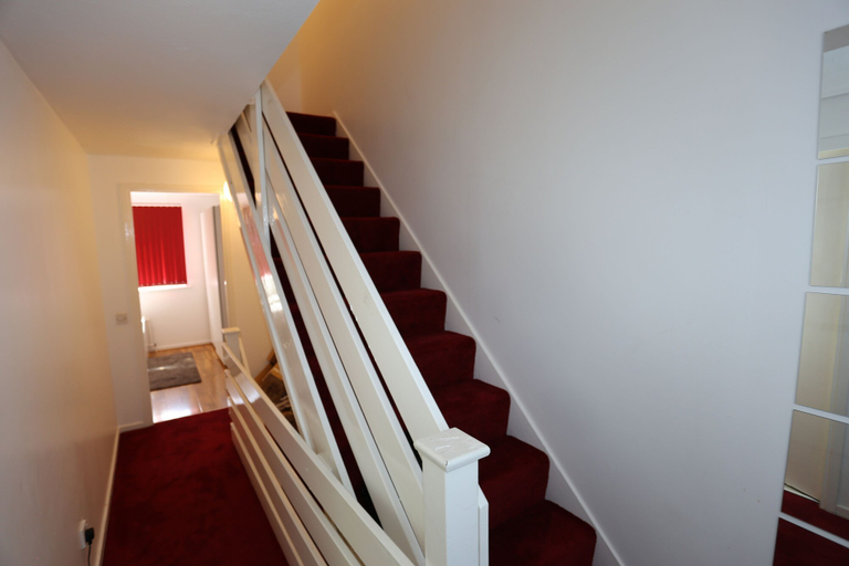 Others 5, Beautiful 3 Beds House - Thamesmead, London