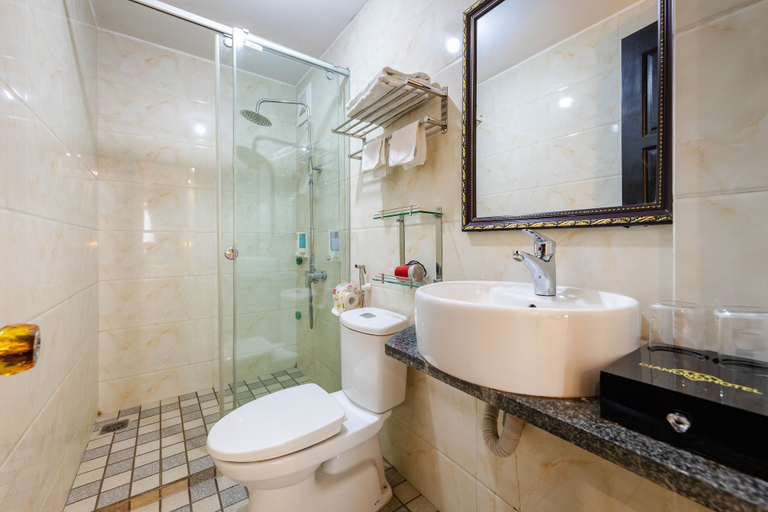 Bathroom 3, Kim Cuong Hotel, Lào Cai
