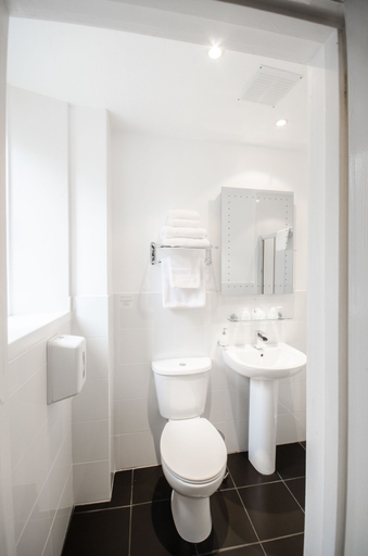 Bathroom 5, Argyll Hotel, Glasgow