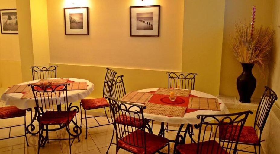 Food & Drinks 4, Vila Roma, Deva