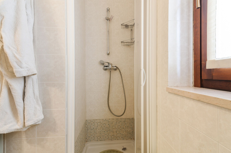 Bathroom 3, Casa Selleri Terrace Apartment, Lecce