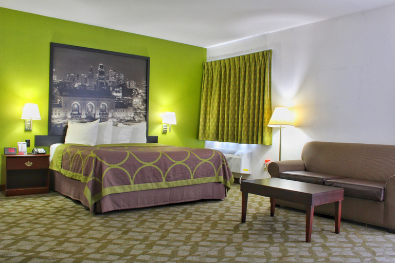 Bedroom 3, Super 8 by Wyndham De Soto, Kansas City
