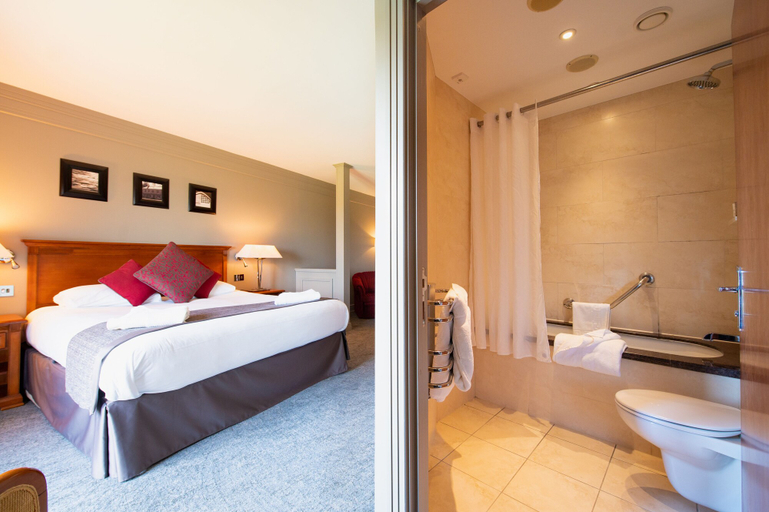 Bedroom 3, Bryn Meadows Golf, Hotel & Spa, Caerphilly
