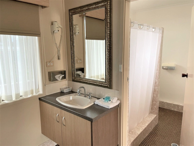 Bathroom 3, Milgate Motel, Richmond Valley - Casino