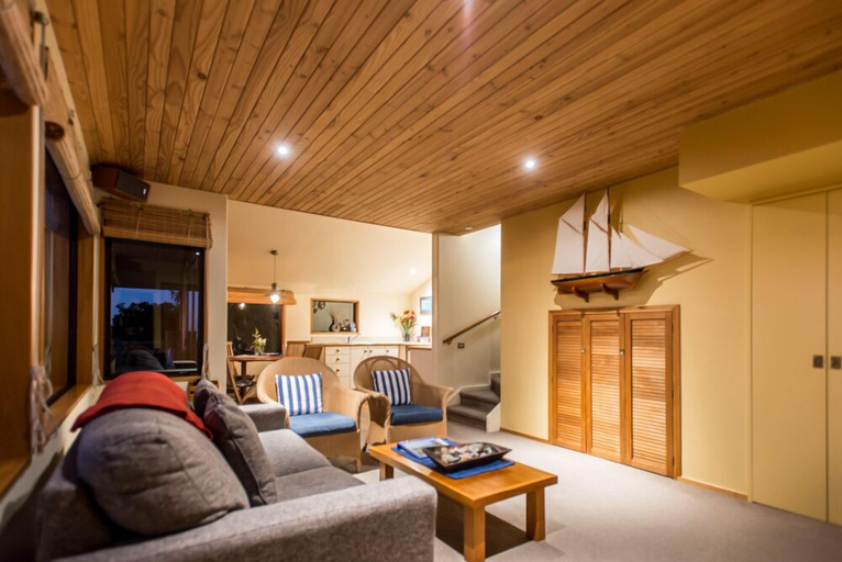 Others 5, The Wheelhouse Inn, Nelson