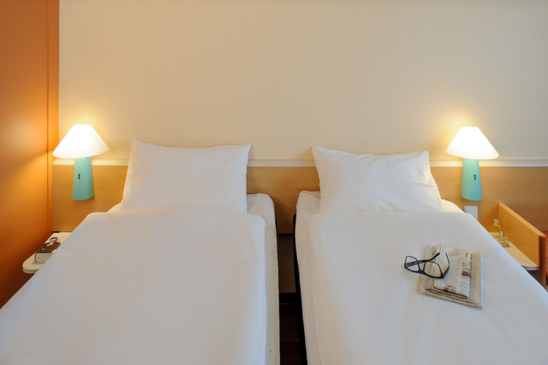 Bedroom 4, ibis Berlin City Potsdamer Platz, Berlin