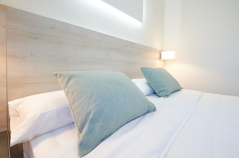 Bedroom 3, Montana Club Suite Hotel, Las Palmas