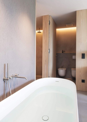 Bathroom 5, Schgaguler Hotel, Bolzano