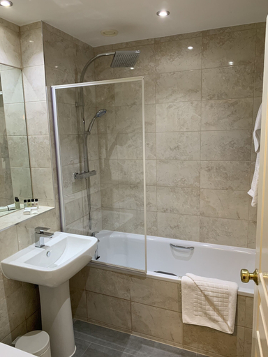 Bathroom 4, Burnham Beeches Hotel & Spa, Buckinghamshire