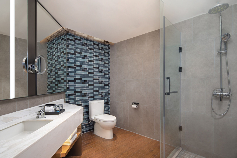 Bathroom, Fairfield Inn by Marriott Baiyin Downtown, Baiyin