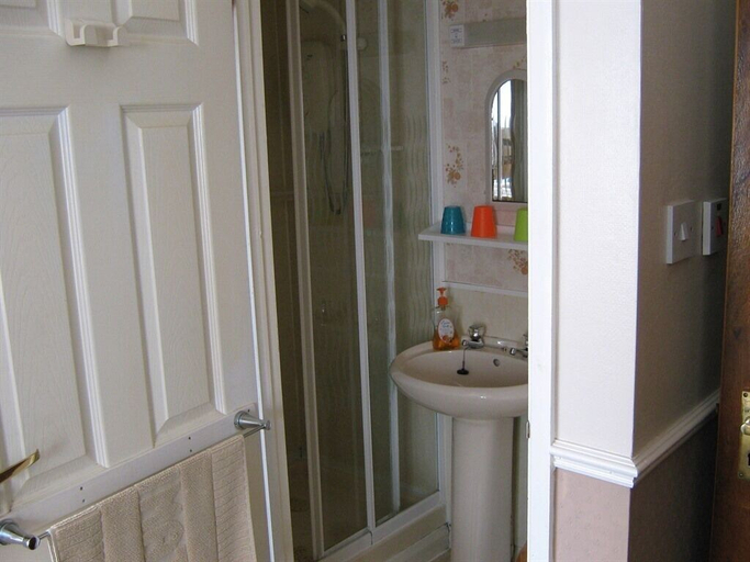 Bathroom 4, The Jacaranda Hotel, Torbay