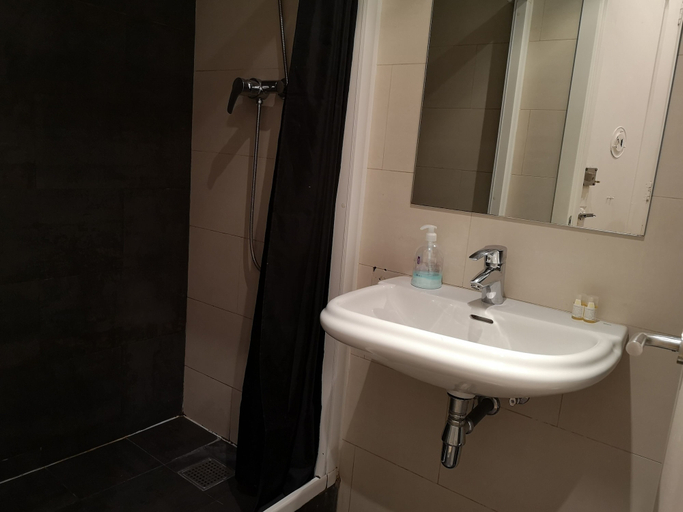 Bathroom 4, ApartEasy - Gracia Apartments, Barcelona
