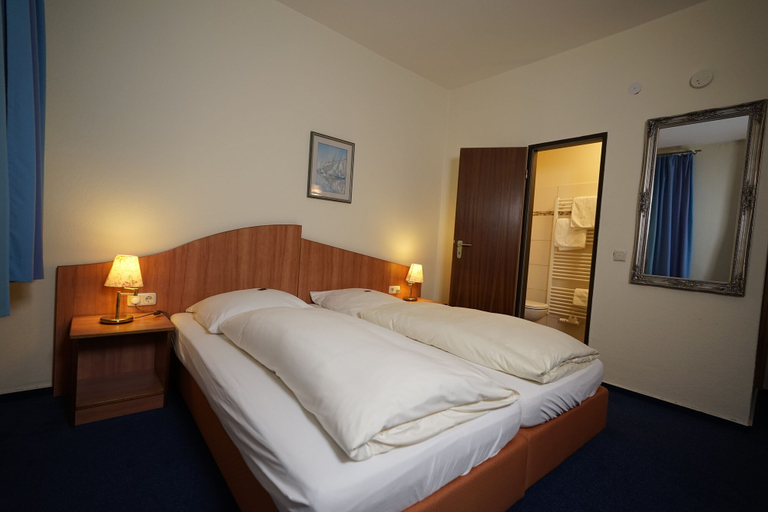 Bedroom 4, Rabes Hotel Kiel am Hauptbahnhof, Kiel