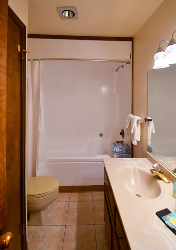 Bathroom 5, Inn at SilverCreek, Grand
