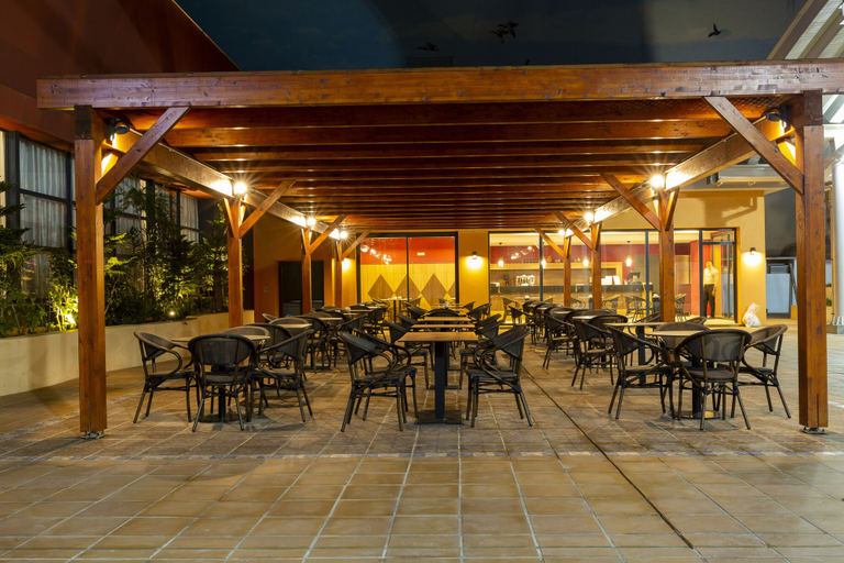 Food & Drinks 5, Az Hotels Grand Oran, Es Senia
