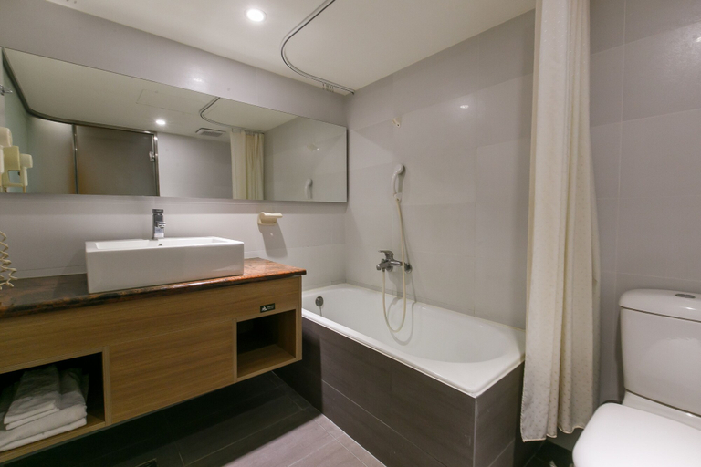 Bathroom 5, Highness Hotel, Taoyuan