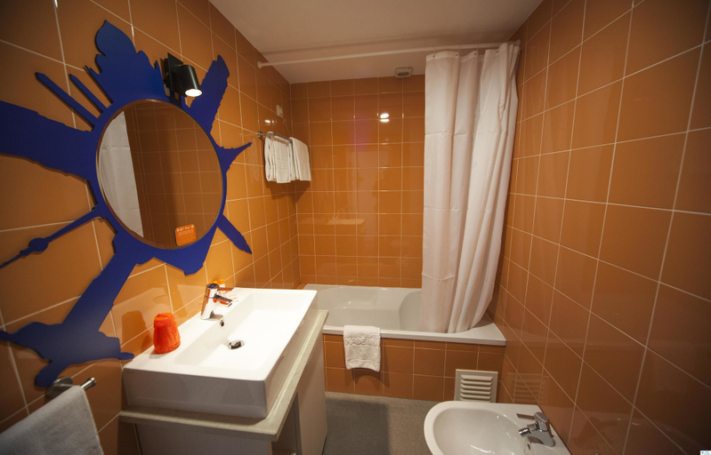 Bathroom 3, Hotel Made Inn, Portimão