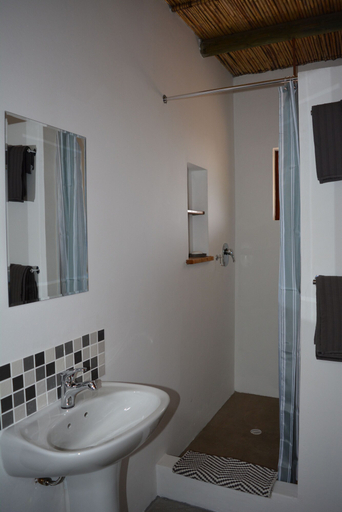 Bathroom 3, Travellers Rest, Central Karoo