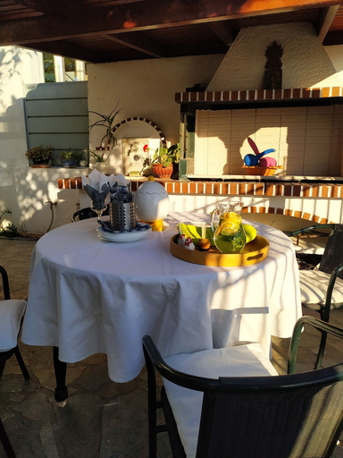 Balcony 4, House Sleeps 4 With Pets, Attica