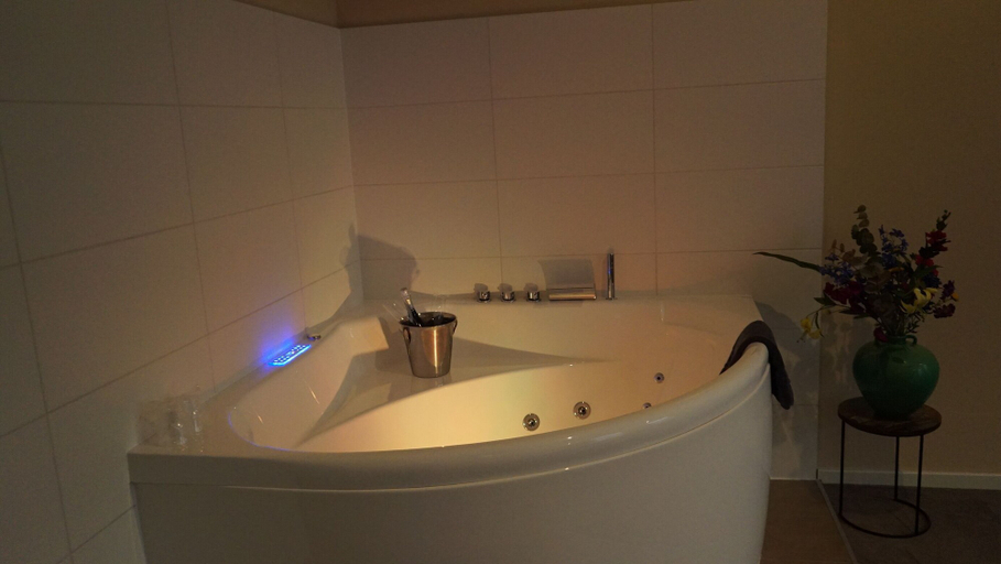 Bathroom 5, Hotel Hoevevoorde, Rijswijk