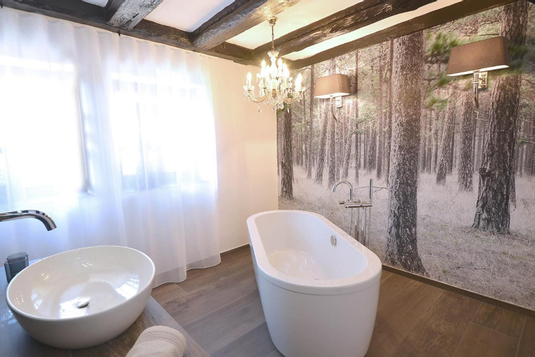 Bedroom 5, Gästehäuser Villa Delange, Landau in der Pfalz