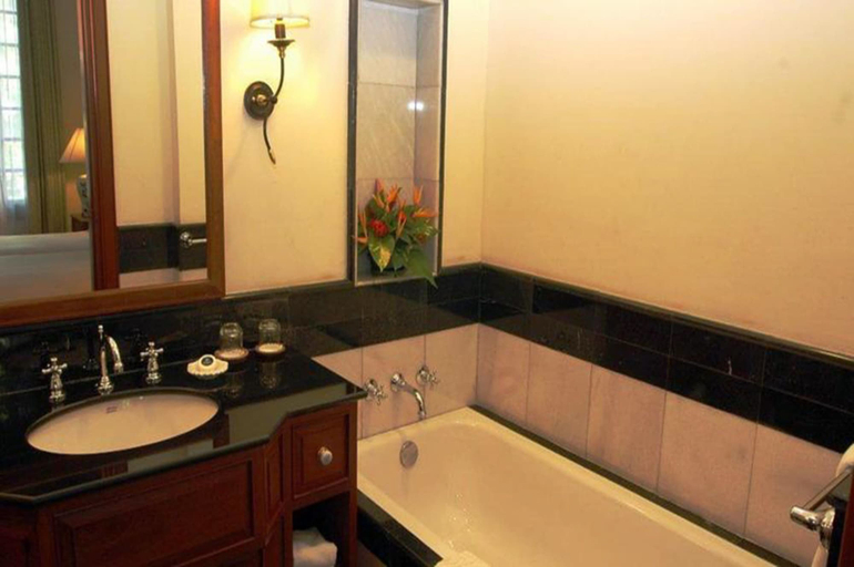 Bathroom 5, Settha Palace Hotel, Vientiane