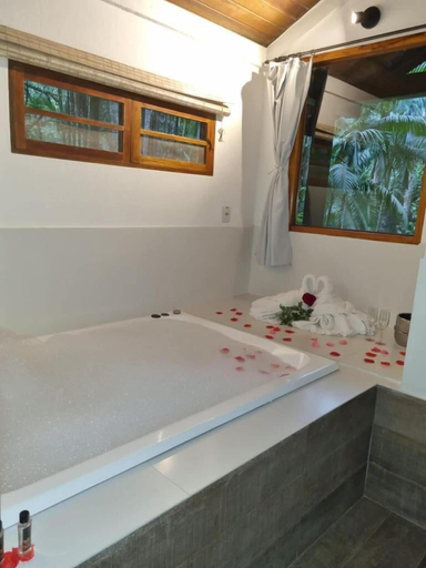 Bathroom 5, Pousada Bromélias, Parati