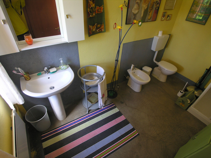 Bathroom 4, I Mosaici, Torino