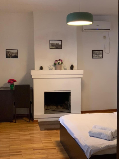 Bedroom 3, green classic, Tbilisi