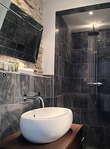 Bathroom 4, Anrán at Tidwell Farm, Devon
