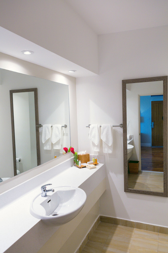 Bathroom 5, Waves Resort & Spa, Barbados, An Autograph Collection® All-Inclusive Resort
