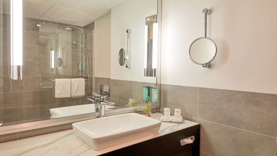 Bathroom 5, Radisson Blu Hotel, Bremen, Bremen