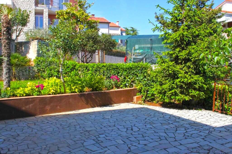 Others 5, Apartment 847, Pula