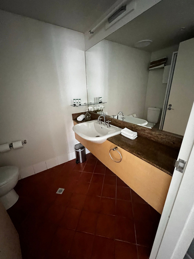 Bathroom 5, Darwin Esplanade Central, Darwin