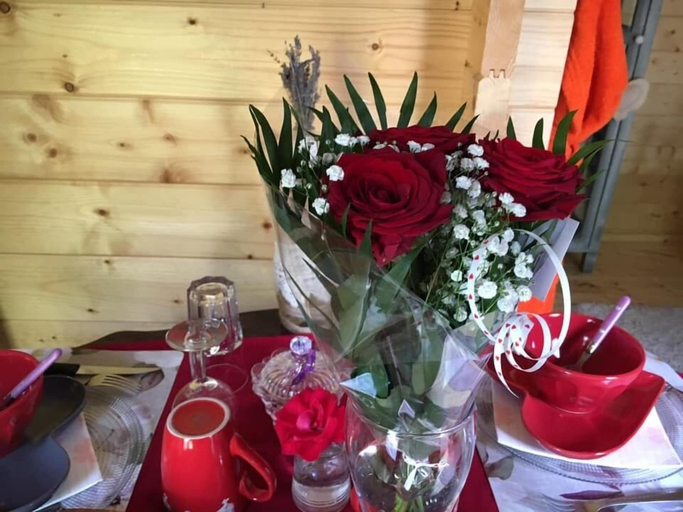 Food & Drinks 5, La cabane Romantique et sa balneotherapie, Var
