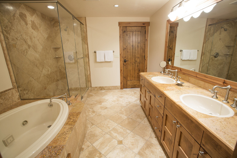 Bathroom 4, WestWall Lodge, Gunnison