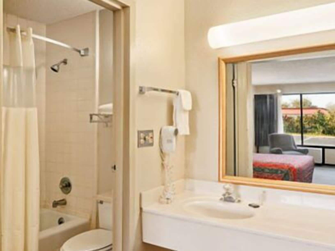 Bathroom 4, Econo Lodge Inn & Suites Conference Center, Laurens