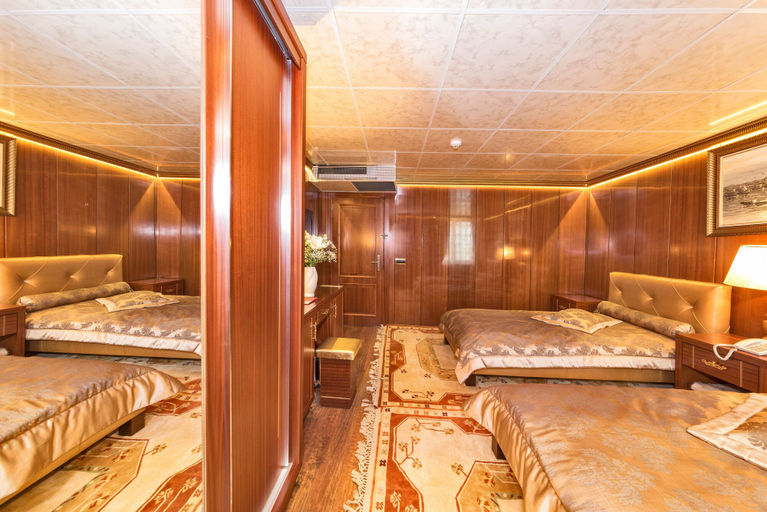 Bedroom 2, Cevheri's Hotel, Bakırköy