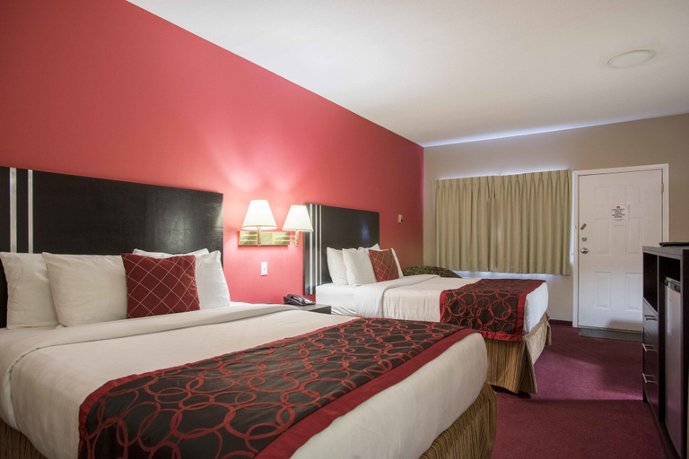 Bedroom 4, Ramada by Wyndham 100 Mile House, Cariboo